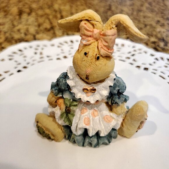 L@@K Three (3) Cute Bunny Rabbit Assortment Figurines - Picture 4 of 6